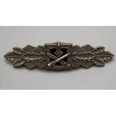 Close Combat Clasp in Bronze
