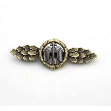 Short Range Day Fighter Clasp in Bronze